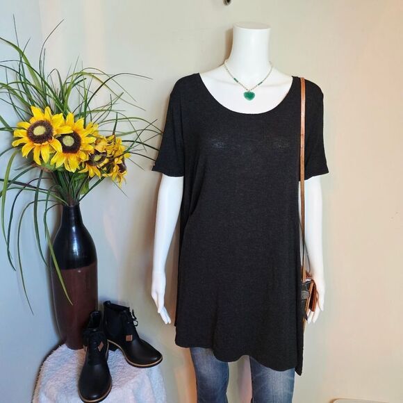 Brandy Melville Tops - Brandy Melville Charcoal Short Sleeve Tee